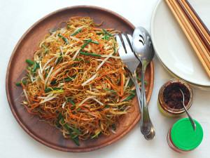 How To Cook Chinese Noodles Or Regular Pasta With Soy Sauce