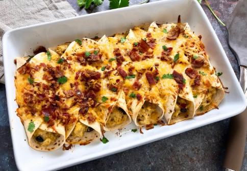How to Make Bacon Enchiladas for Breakfast - 6 easy steps 1 Creamy Bacon and Egg Breakfast Enchiladas